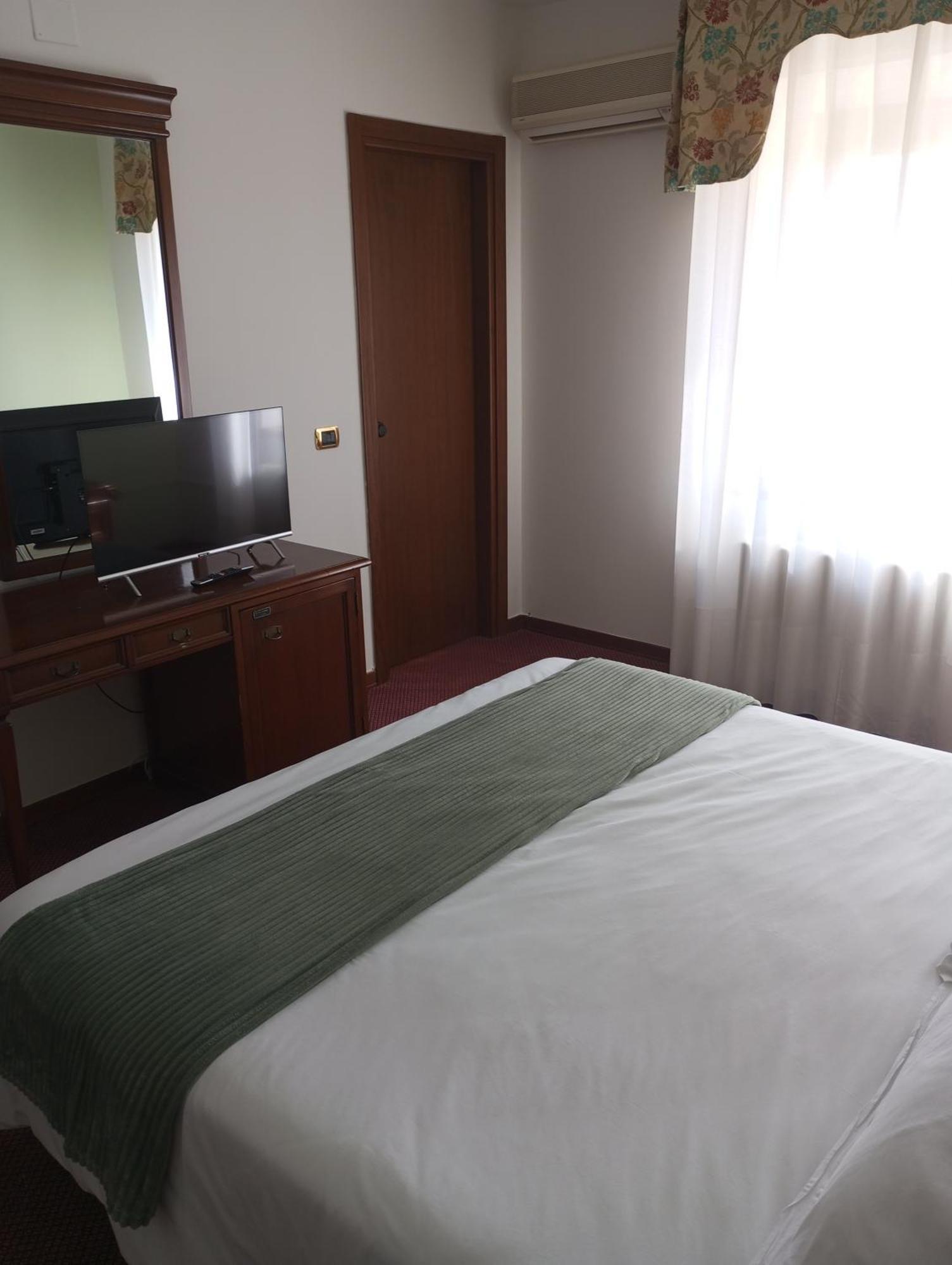 Regina Hotel Pollino モラーノ・カーラブロ エクステリア 写真