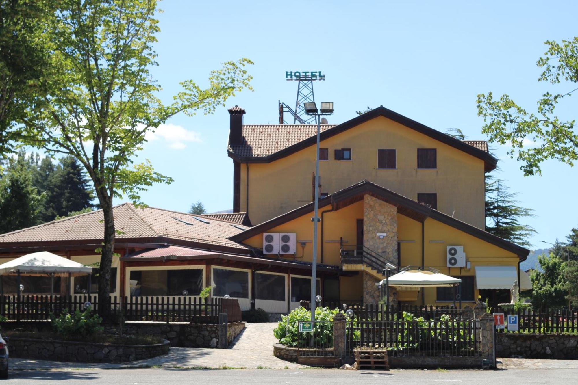 Regina Hotel Pollino モラーノ・カーラブロ エクステリア 写真